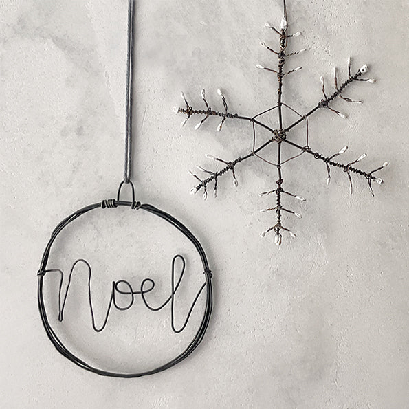 Wire Noel Wreath