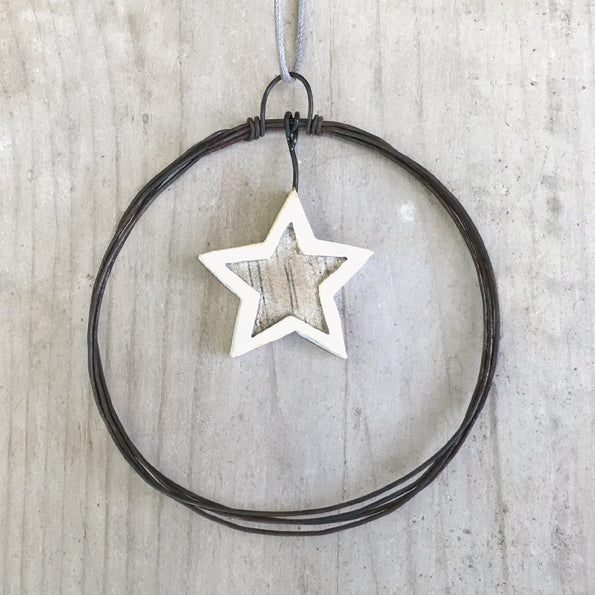 Wire Star Wreath