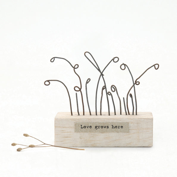 Wooden Scene - Love Grows Here