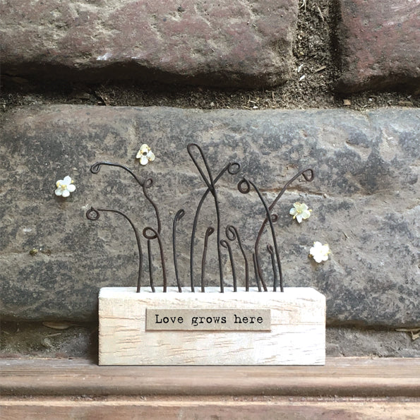 Wooden Scene - Love Grows Here