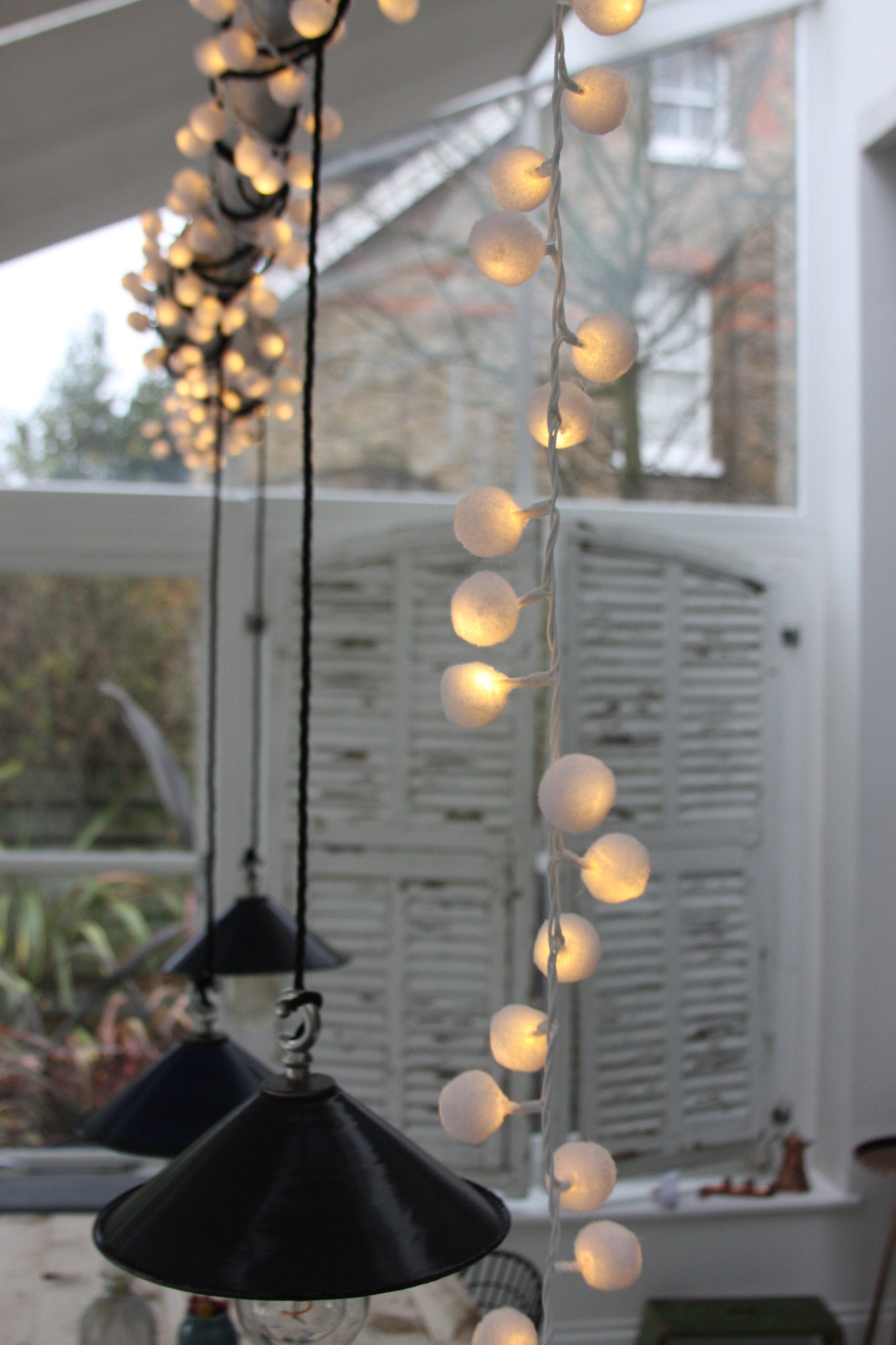 White Pom Pom Light Chain