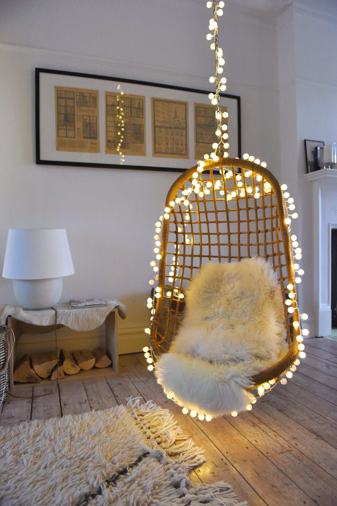 White Pom Pom Light Chain